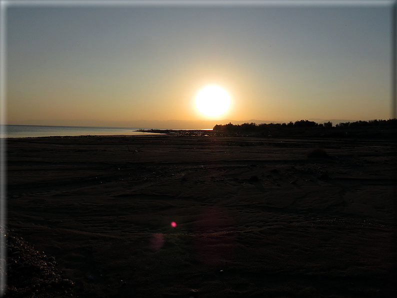 foto Tramonto sul Mar Morto